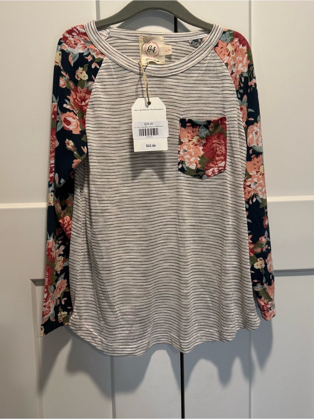 NWT Casual Floral Raglan Long Sleeve Top - Gray with Floral Sleeves 6-7y